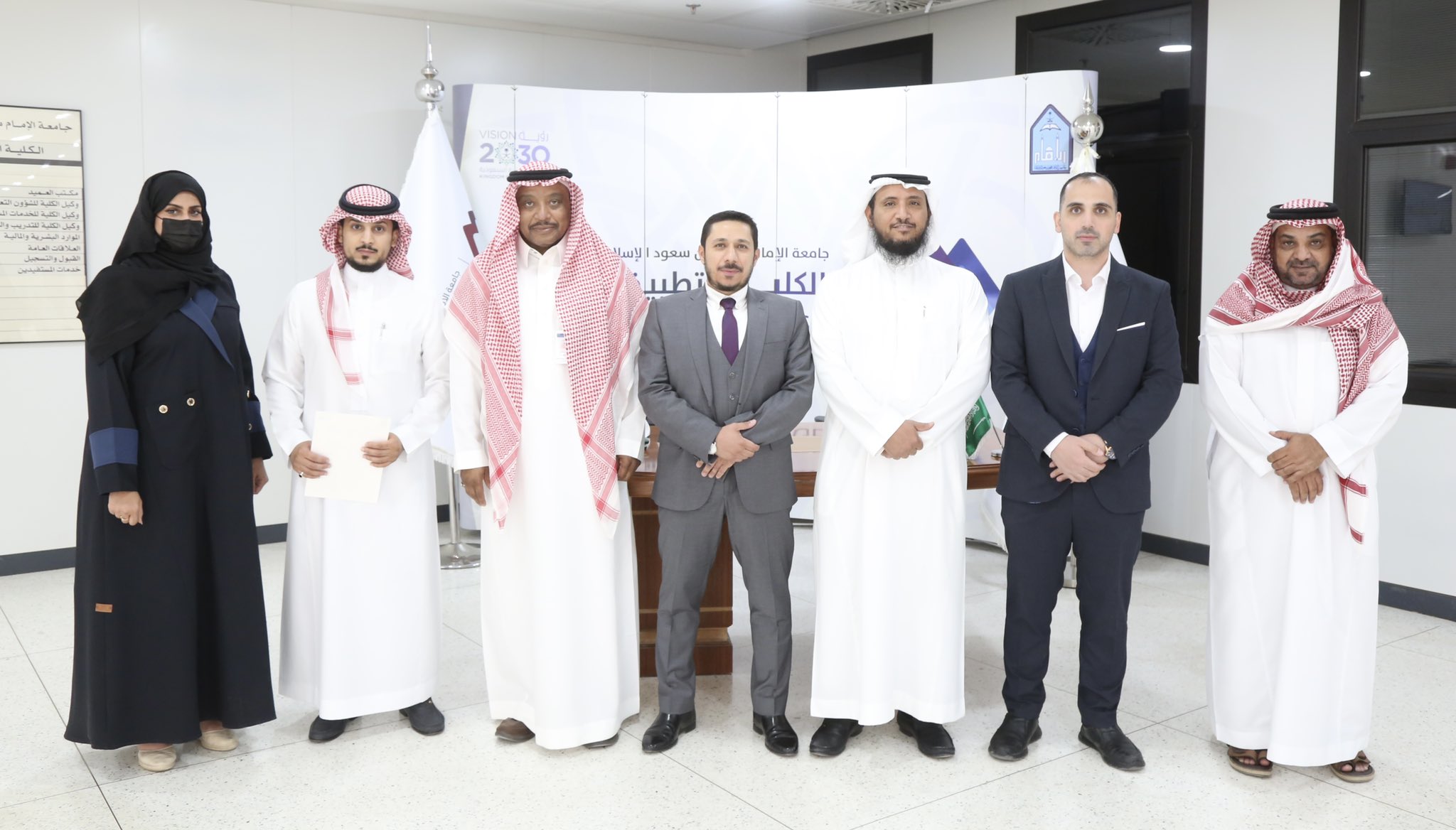 F5Qmpm_WEAEKSw8.jfif